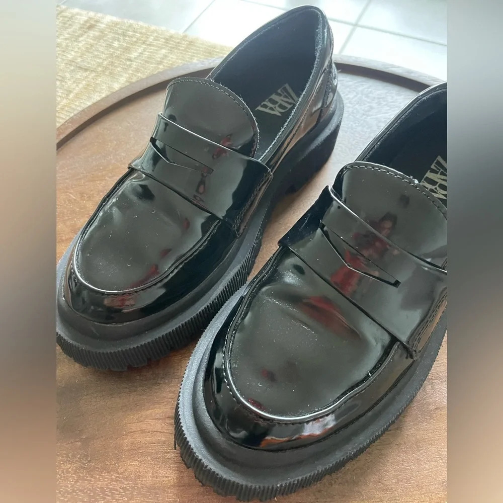 Zara Girls Black Patent Leather Loafers Size 31 - Picture 3 of 4